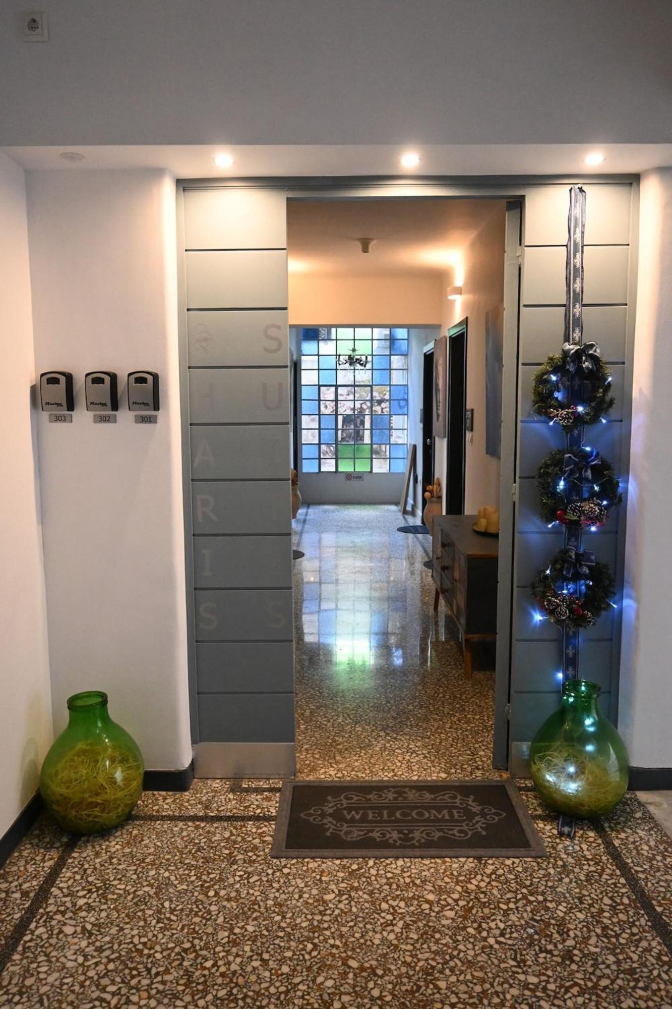 Haris 303 Apartment By Vpn Accomodation Atény Exteriér fotografie